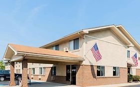 Super 8 By Wyndham Franklin/Middletown Area